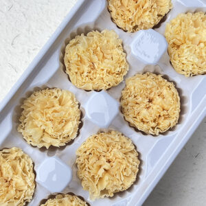 Carnations, Pale Gold, Preserved, x8 blooms, 5-6cm
